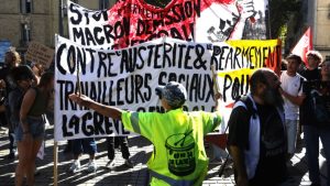 Γαλλία: Απεργία και διαδηλώσεις από τα συνδικάτα κατά της λιτότητας – Κλειστά σχολεία και μετρό (βίντεο)