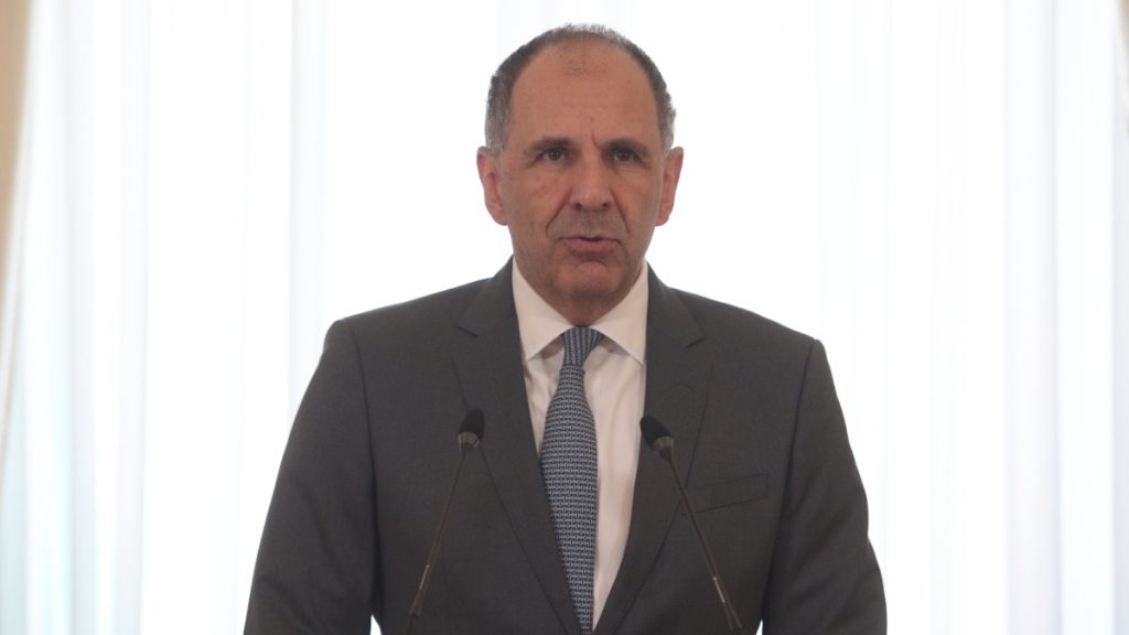 Γεραπετρίτης: “Στόχος έως το τέλος του χρόνου ο οδικός χάρτης για την οριοθέτηση των θαλασσίων ζωνών με τη Λιβύη”
