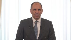 Γεραπετρίτης: “Στόχος έως το τέλος του χρόνου ο οδικός χάρτης για την οριοθέτηση των θαλασσίων ζωνών με τη Λιβύη”