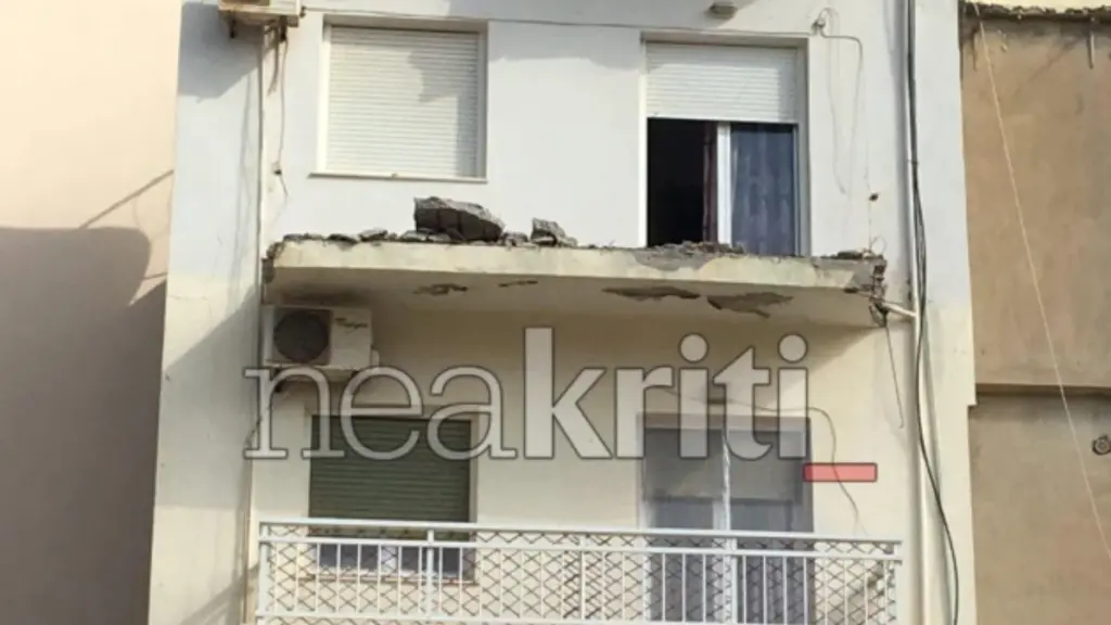 Ηράκλειο: Ανησυχία μετά την κατάρρευση τμημάτων 2 μπαλκονιών – Δείτε εικόνες