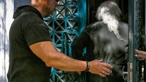 Μονή Μεγάλου Σπηλαίου: Στον ανακριτή ο ηγούμενος και ο βοηθός του – Απολογούνται για την υπόθεση αρχαιοκαπηλίας (βίντεο)
