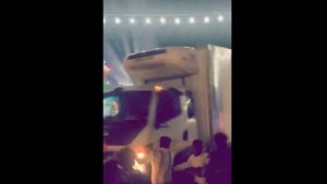 Σοκαριστικό δυστύχημα στην Ινδία: Φορτηγό παρέσυρε πιστούς σε γιορτή – Σκληρό βίντεο