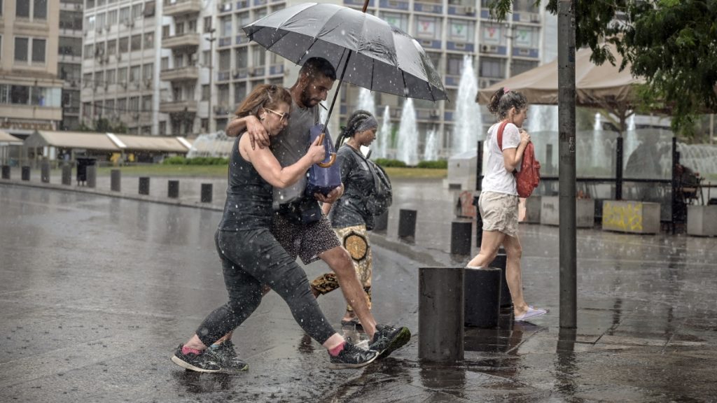 Καιρός: Έρχεται φθινόπωρο διαρκείας από το Σάββατο – Το Rex blocking που φέρνει καταιγίδες και πτώση της θερμοκρασίας
