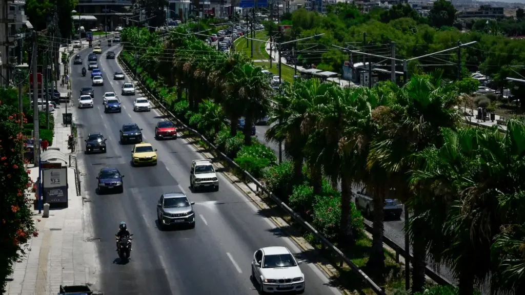 Γλυφάδα: Προσωρινές κυκλοφοριακές ρυθμίσεις λόγω εργασιών επί της Λεωφόρου Ποσειδώνος