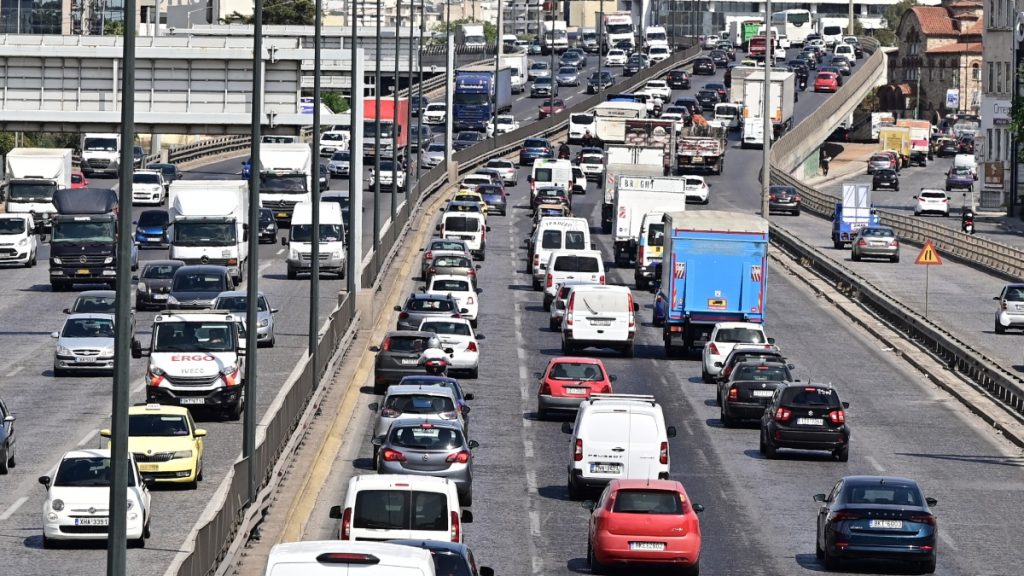 Κίνηση: Στο “κόκκινο” η κυκλοφορία στον Κηφισό – Καθυστερήσεις στην Αττική Οδό