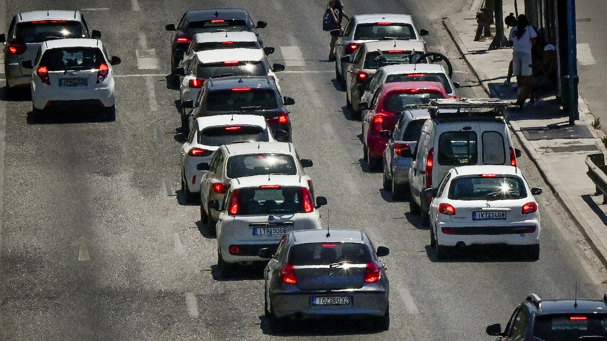 Στο “κόκκινο” η κίνηση σε Κηφισό, κέντρο Αθήνας και Πειραιά μετά την επιστροφή των τελευταίων εκδρομέων