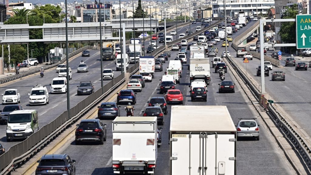 Κίνηση: Προβλήματα σε Κηφισό και Μεσογείων – Καθυστερήσεις 25 λεπτών στην Αττική Οδό