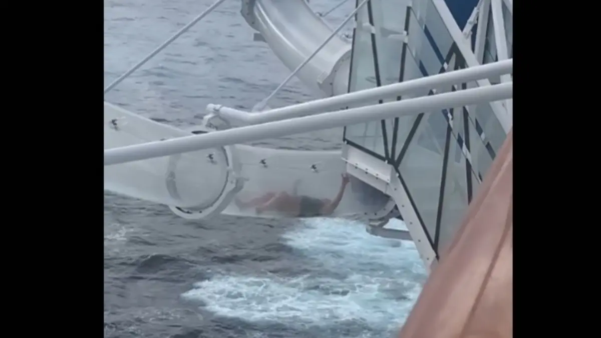 Επιβάτης κρουαζιερόπλοιου “κόλλησε” σε πισίνα 30 μέτρα πάνω από την θάλασσα – Δείτε το βίντεο