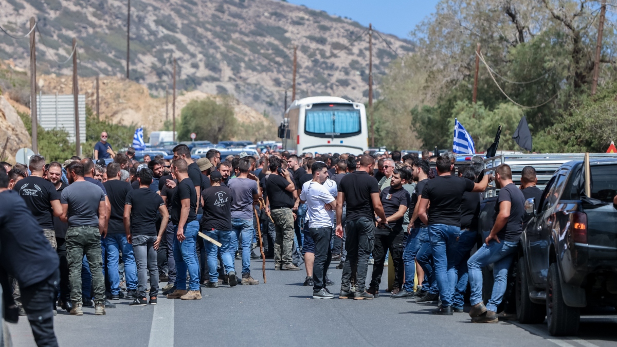 ΒΟΑΚ: Έληξε το μπλόκο των αγροτοκτηνοτρόφων – Χάος και ουρές χιλιομέτρων (Φωτογραφίες & Βίντεο)