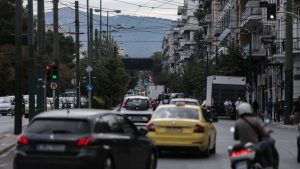 Διακοπή κυκλοφορίας στη Λεωφόρο Αλεξάνδρας λόγω πτώσης λαδιών