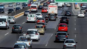 Ακινητοποιημένο όχημα «φράζει» τη Λεωφόρο Κηφισού