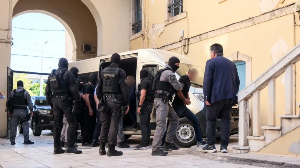 Χανιά: «Μαραθώνιες» απολογίες για τη μαφία της Κρήτης – Προφυλακίστηκαν 14 άτομα