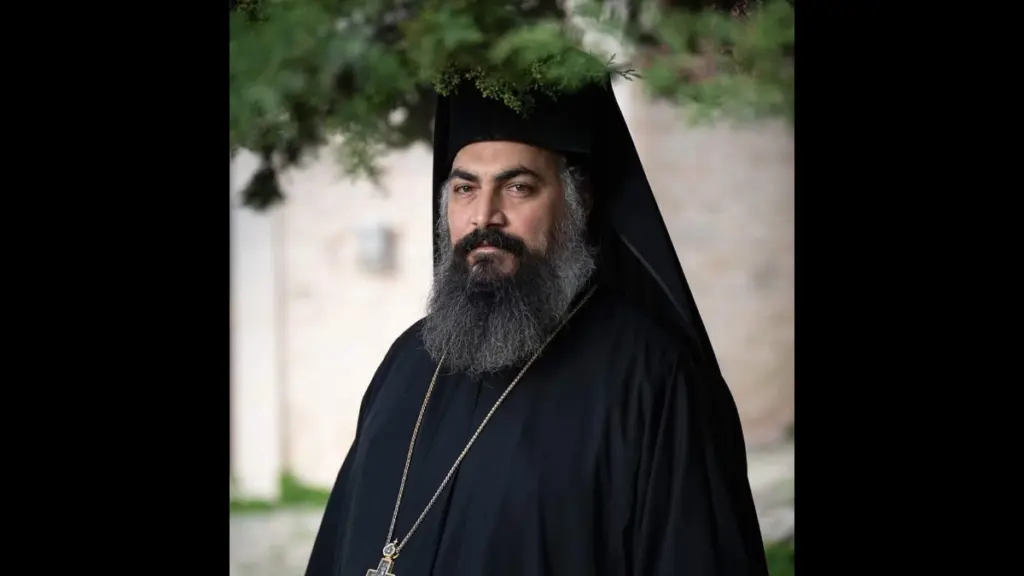 Αρχιμανδρίτης Μελχισεδέκ: «Το αν θα είμαι υποψήφιος για τη Μητρόπολη δεν το αποφασίζει ο Τραμπ»