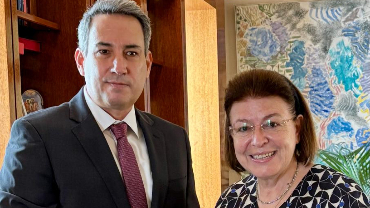Λίνα Μενδώνη: Συνάντηση εργασίας με τον πρέσβη του Περού στην Αθήνα
