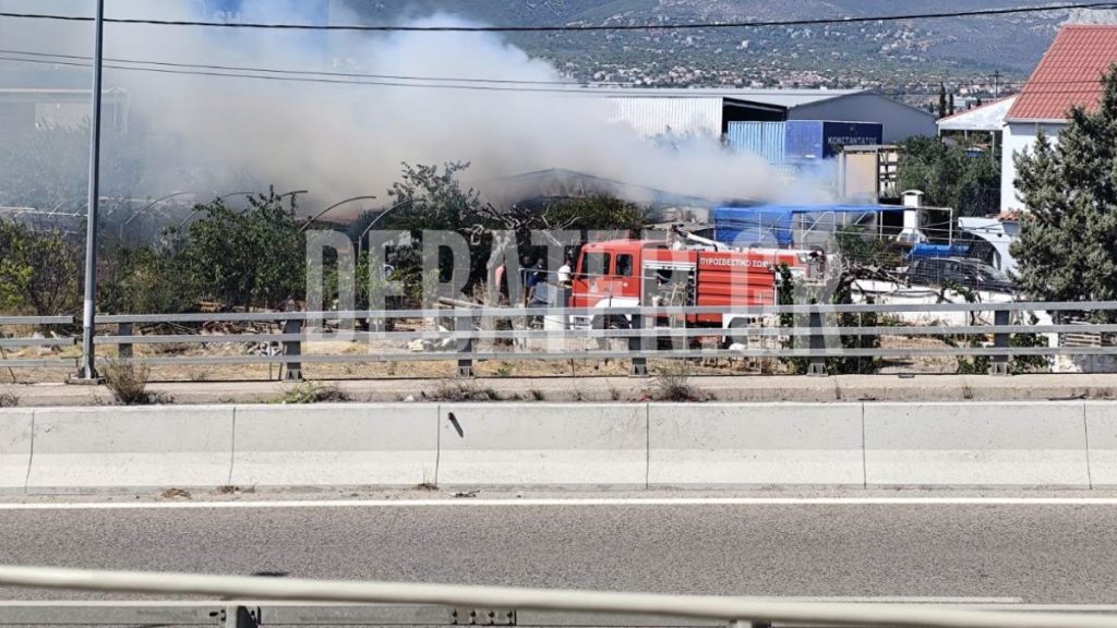 Φωτιά σε αποθηκευτικό χώρο στον δήμο Αχαρνών – Επιχειρεί ένα ελικόπτερο