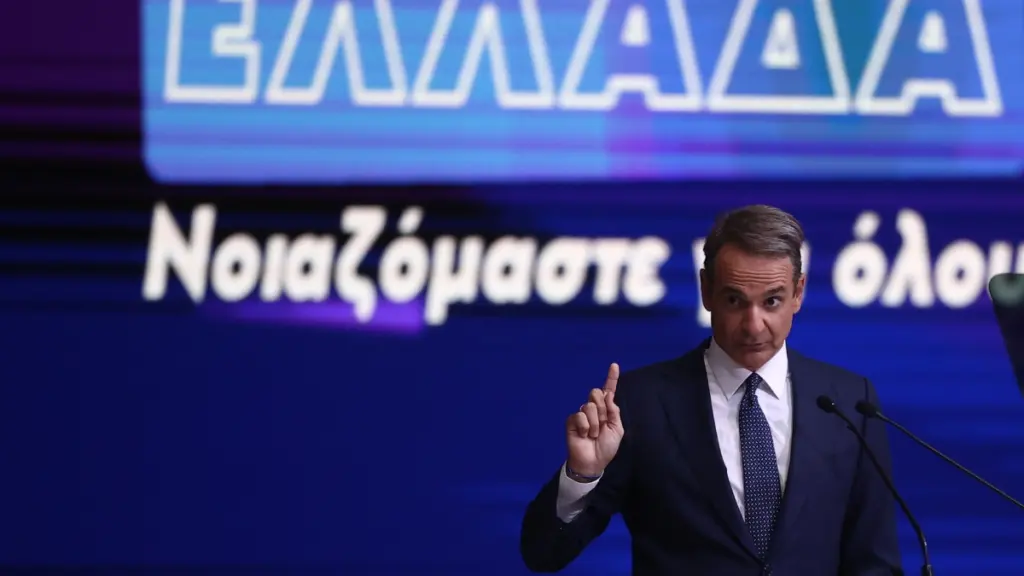 Κυριάκος Μητσοτάκης: «Καλοχαιρέτα τους πεζούς όταν καβαλικέψεις» – Η μαντινάδα στην ομιλία του στην ΔΕΘ