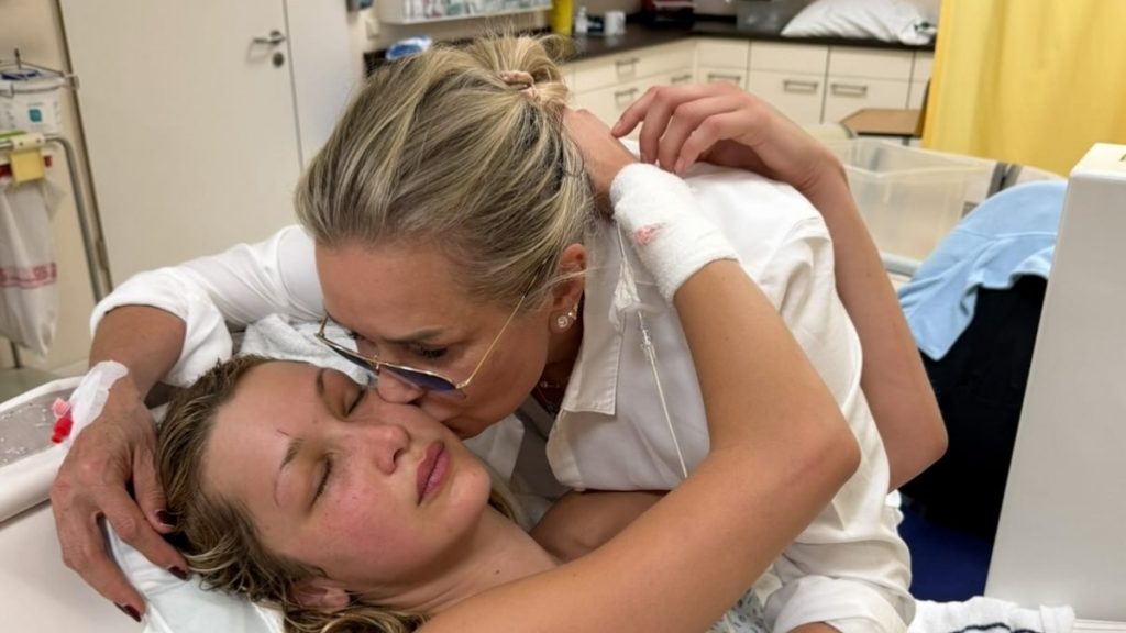 Μπέλα Χαντίντ: Η γενναία μάχη της με τη νόσο Lyme – «Έμαθες να ζεις στη φυλακή του παράλυτου μυαλού σου», συγκλονίζει η μητέρα της