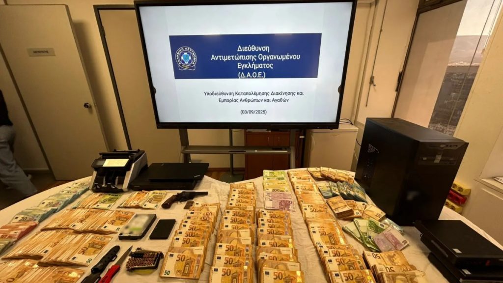 Κύκλωμα λαθραίων καυσίμων: Οι επαφές με την greek mafia και το κόλπο με την πασιέντζα