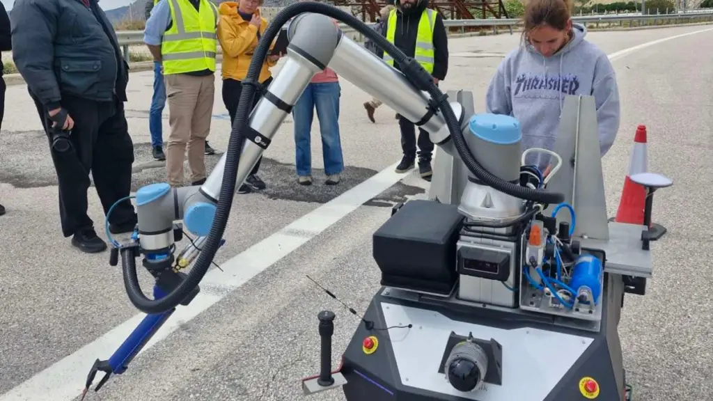 Ένα αυτόνομο ρομπότ δοκιμάστηκε στην Ολυμπία Οδό!