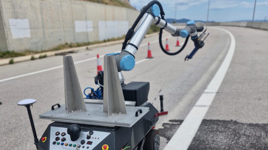 Ρομποτικό σύστημα με ΑΙ εκτελεί εργασίες στην Ολυμπία Οδό