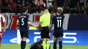Ολυμπιακός – Πάφος 0-0 (ημίχρονο): Με δέκα παίκτες οι Κύπριοι από το 25ο λεπτό (Βίντεο)