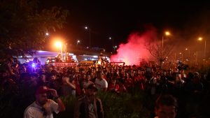 Ντάνιελ Ποντένσε: Έφτασε στην Ελλάδα ο Πορτογάλος – Ντελίριο από τους φίλους του Ολυμπιακού στο “Ελ. Βενιζέλος” (Βίντεο)