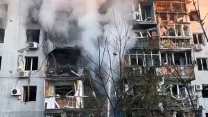 Νέο σφυροκόπημα της Ρωσίας στο Κίεβο με drones και πυραύλους – Μία από τις μεγαλύτερες επιθέσεις από την αρχή του πολέμου (Βίντεο)