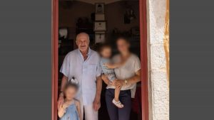 Παραλία Κότρωνα: Σφήκα τσίμπησε και σκότωσε 76χρονο – Είχε μπει στην πορτοκαλάδα του