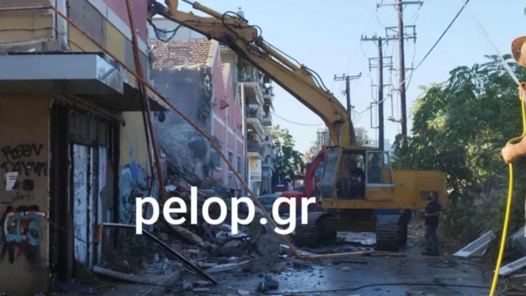 Πάτρα: Κατεδαφίζεται το κτήριο που στεγαζόταν το θρυλικό “Χάραμα” – Τι θα χτιστεί στο σημείο (βίντεο)