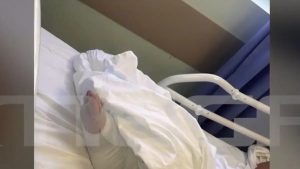 Πειραιάς: «Με χτύπησαν επανειλημμένα με σίδερο», λέει η 81χρονη που δέχτηκε επίθεση στην σχολή οδηγών (Βίντεο)