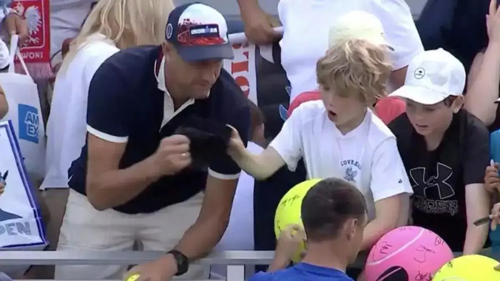US Open: Ποιος είναι ο Πολωνός CEO της Drogbruk που «έκλεψε» το καπέλο ενός παιδιού