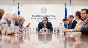 Πιερρακάκης: Συνάντηση με ΠΟΜΙΔΑ για νέα μέτρα και φορολογικές ελαφρύνσεις στους ιδιοκτήτες ακινήτων