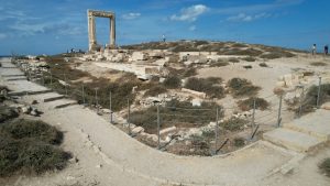 Νάξος: Τοποθετήθηκε μόνιμη περίφραξη στην Πορτάρα – Απέσυρε το αίτημά του από το Πρωτοδικείο ο Δήμος