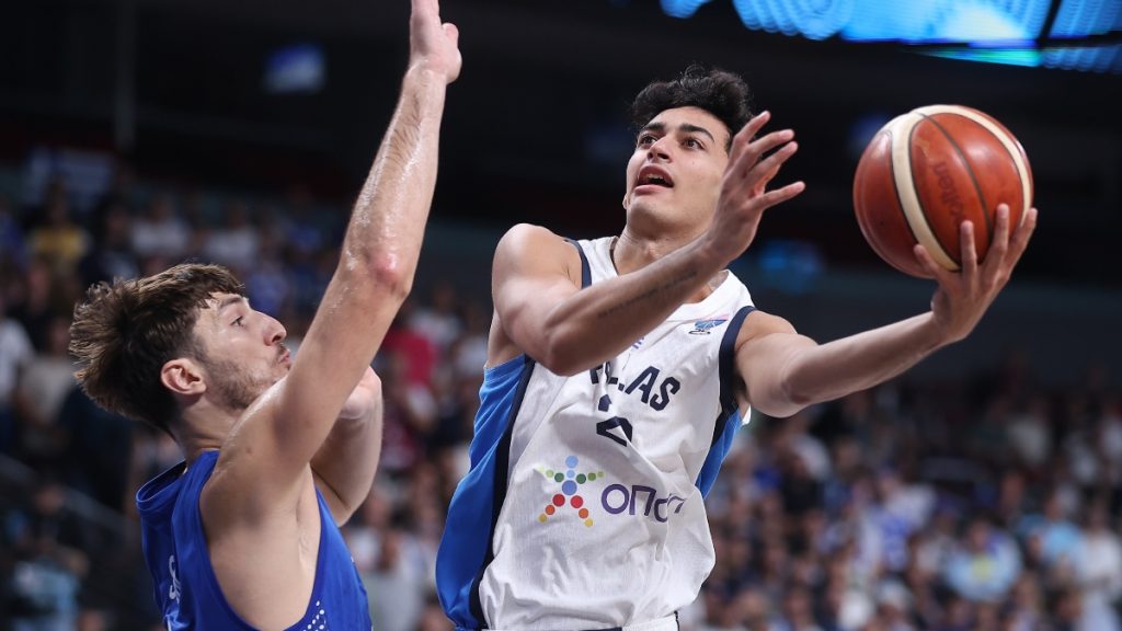 “Θυμηθείτε το όνομά του” – Η FIBA αποθεώνει τον Σαμοντούροφ μετά την επιβλητική του εμφάνιση (βίντεο)