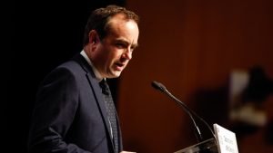 O Σεμπάστιεν Λεκορνί δεσμεύεται για πραγματικές μεταρρυθμίσεις στη Γαλλία