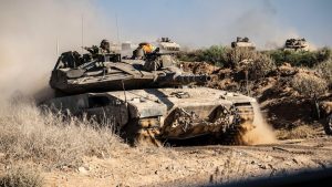 Το Ισραήλ προελαύνει στη Γάζα – Βίντεο με άρματα μάχης από το IDF