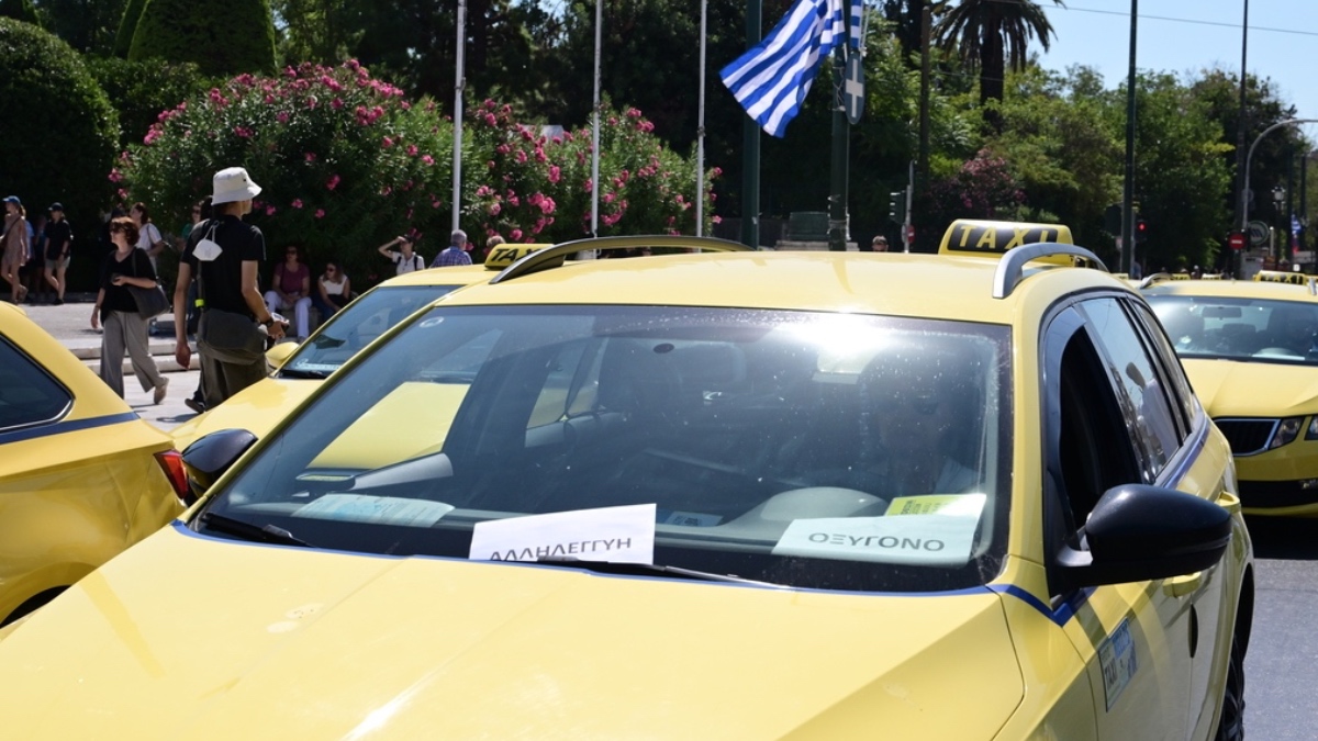Συγκέντρωση αλληλεγγύης των Ταξί στον απεργό πείνας Πάνο Ρούτσι