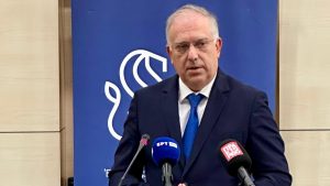 Θεοδωρικάκος: Μόνιμο το μέτρο για την απαγόρευση προσφορών για τρεις μήνες έπειτα από ανατιμήσεις