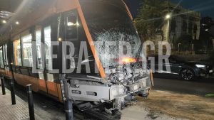 Σοβαρό τροχαίο στον Πειραιά: Οδηγός Τραμ αισθάνθηκε αδιαθεσία και συγκρούστηκε με λεωφορείο – 30 τραυματίες (Εικόνες & Βίντεο)