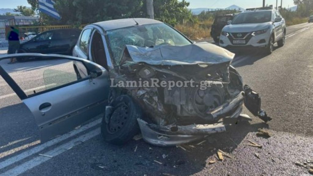 Φθιώτιδα: Τροχαίο δυστύχημα με έναν νεκρό στο Λιανοκλάδι – ΙΧ “καρφώθηκε” σε νταλίκα (βίντεο+φωτογραφίες)