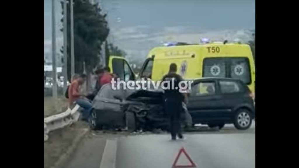 Καραμπόλα πέντε οχημάτων στην Εθνική Οδό Θεσσαλονίκης-Νέων Μουδανίων – Στο “κόκκινο” η κίνηση στο σημείο (βίντεο)
