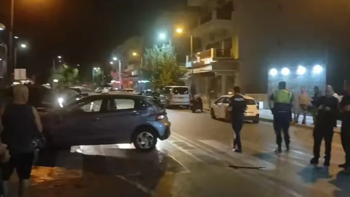 Σοβαρό τροχαίο στην Κρήτη: ΙΧ συγκρούστηκε με τουριστικό λεωφορείο και ταξί – Από θαύμα δεν υπήρξαν τραυματισμοί (Βίντεο)