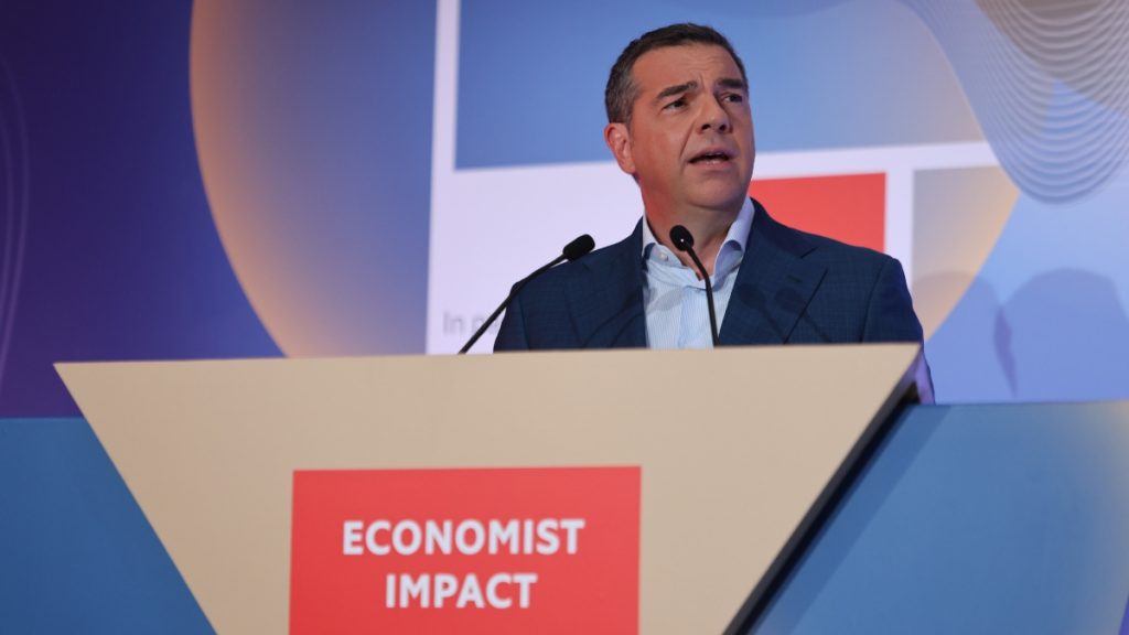 Κυβερνητικές πηγές για ομιλία Τσίπρα: «Το ποτάμι δεν γυρίζει πίσω – Η χώρα πηγαίνει μπροστά»