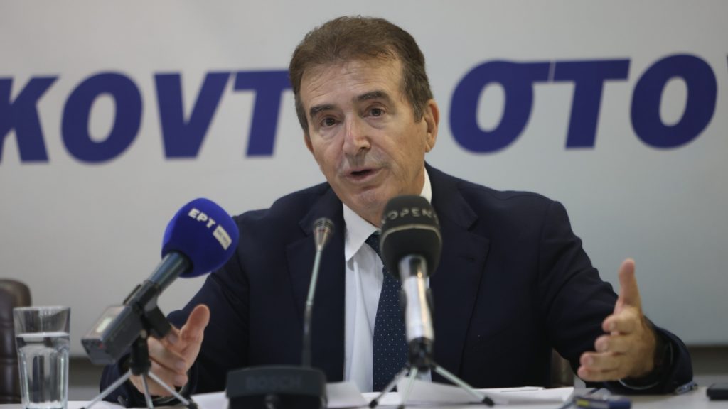Χρυσοχοΐδης: “70 νέοι αστυφύλακες θα ενισχύσουν την αστυνόμευση στους οικισμούς της Δυτικής Αττικής”