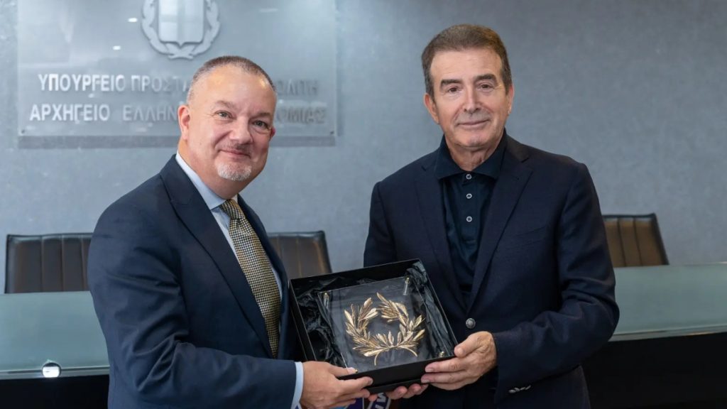 Χρυσοχοΐδης: Συνάντηση με τον Βρετανό Πρέσβη για την αντιμετώπιση του οργανωμένου εγκλήματος