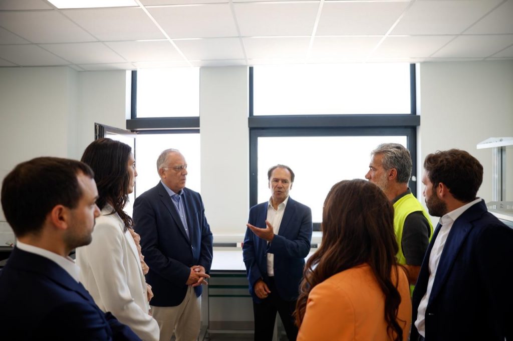Θεοδωρικάκος: “Στηρίζουμε τη στρατηγική επένδυση της ELPEN που συμβάλλει στο νέο παραγωγικό πρότυπο της χώρας”