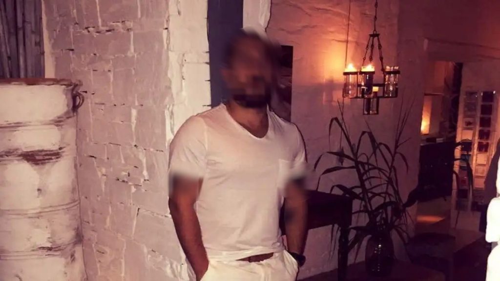 Υπόθεση μαστροπείας: Στην φυλακή οδηγήθηκε ο 42χρονος – “Έκοβε τα χέρια του, ρούφαγε το αίμα και ούρλιαζε” λέει θύμα του