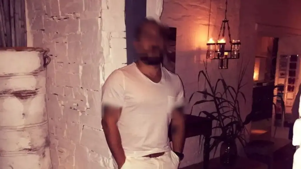 Υπόθεση μαστροπείας: Στην φυλακή οδηγήθηκε ο 42χρονος – “Έκοβε τα χέρια του, ρούφαγε το αίμα και ούρλιαζε” λέει θύμα του