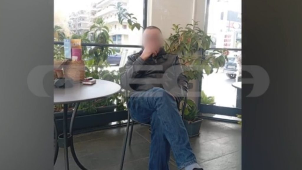 Νέες συγκλονιστικές μαρτυρίες για τον 43χρονο που κάρφωσε την σύντροφό του με πιρούνι – «Είχε ξυρίσει τα μαλλιά της κόρης του για να μη βγαίνει έξω»