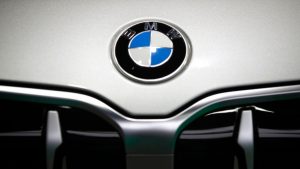 Η BMW αναθεωρεί προς τα κάτω τις εκτιμήσεις για τα κέρδη του 2025